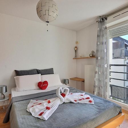 Апартаменти L'Appart' Frontiere-Suisse* Fibre*Chek-In*24/24 Сен-Луї Екстер'єр фото